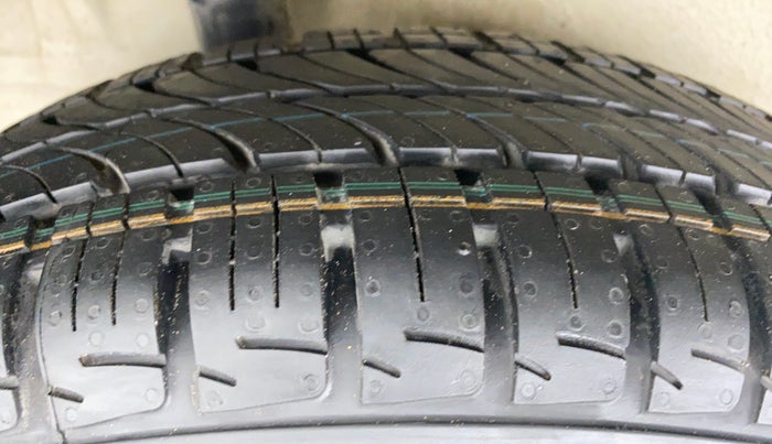 2017 Maruti IGNIS ALPHA 1.2 K12, Petrol, Manual, 75,392 km, Right Rear Tyre Tread