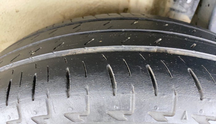2017 Maruti IGNIS ALPHA 1.2 K12, Petrol, Manual, 75,392 km, Left Rear Tyre Tread
