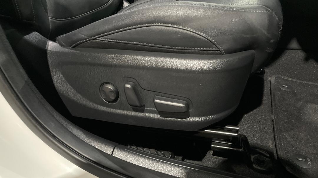 2021 Kia Seltos Gt-line (AWD), Automatic, 30349 km, Drivers Side Adjustment Panel