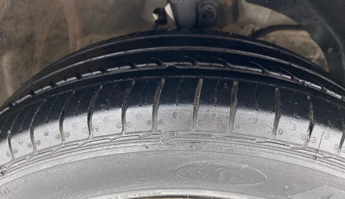 2018 Maruti Swift ZDI AMT, Diesel, Automatic, 1,14,481 km, Right Front Tyre Tread