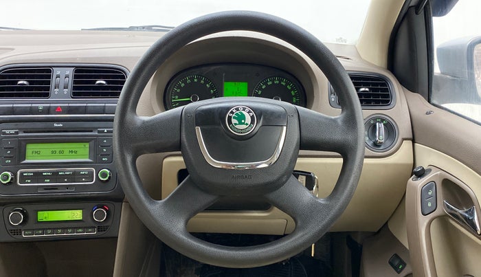 2012 Skoda Rapid ELEGANCE 1.6 TDI MT, Diesel, Manual, 82,404 km, Steering Wheel Close Up