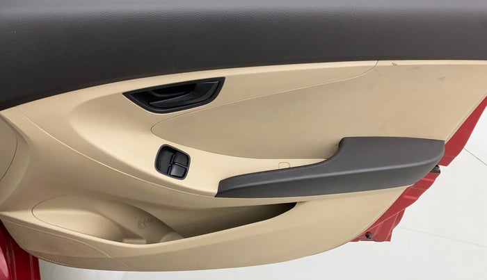 2015 Hyundai Eon ERA +, Petrol, Manual, 76,944 km, Driver Side Door Panels Control