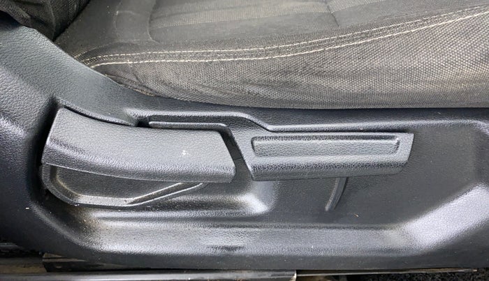 2019 Hyundai VENUE 1.4 CRDI MT SX, Diesel, Manual, 88,515 km, Driver Side Adjustment Panel