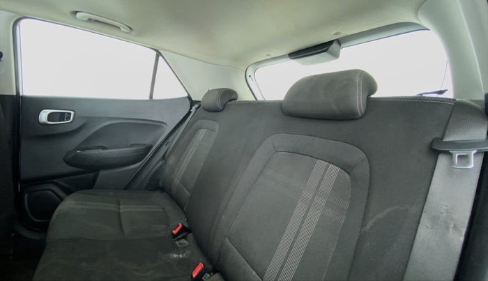 2019 Hyundai VENUE 1.4 CRDI MT SX, Diesel, Manual, 88,515 km, Right Side Rear Door Cabin