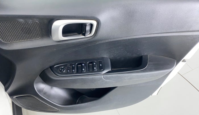 2019 Hyundai VENUE 1.4 CRDI MT SX, Diesel, Manual, 88,515 km, Driver Side Door Panels Control
