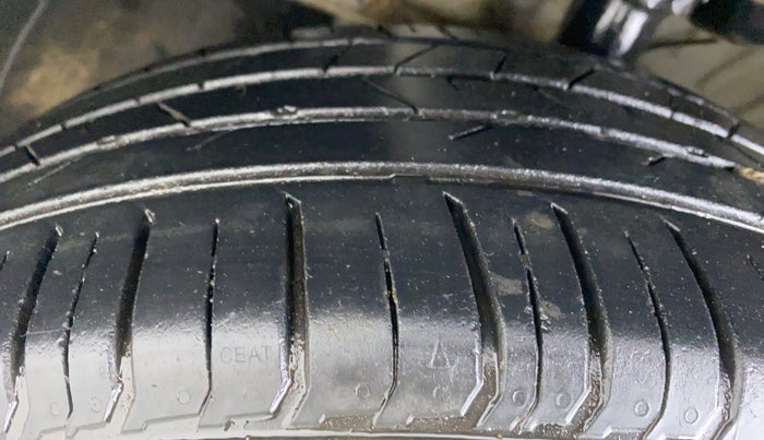 2019 Hyundai VENUE 1.4 CRDI MT SX, Diesel, Manual, 88,515 km, Left Front Tyre Tread