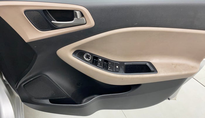 2017 Hyundai Elite i20 MAGNA 1.2, Petrol, Manual, 43,772 km, Driver Side Door Panels Control