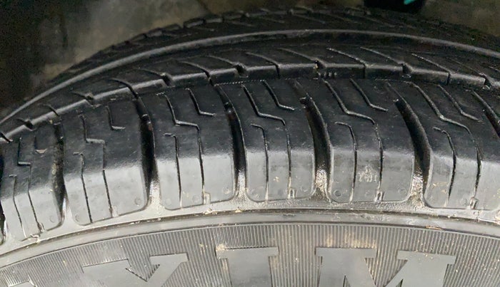 2017 Hyundai Elite i20 MAGNA 1.2, Petrol, Manual, 43,772 km, Left Front Tyre Tread