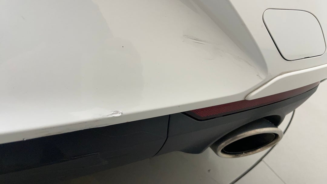 2018 Holden Commodore Rs, Automatic, 107002 km, Boot / Tailgate Tailgate Chip