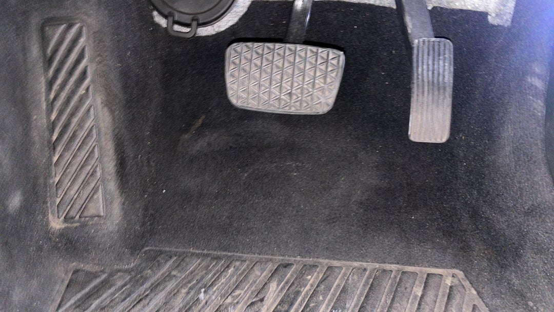 2018 Holden Commodore Rs, Automatic, 107002 km, Pedals and Footmat