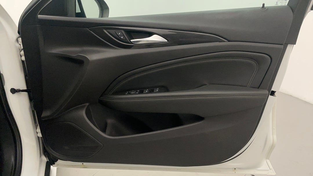 2018 Holden Commodore Rs, Automatic, 107002 km, Speaker View