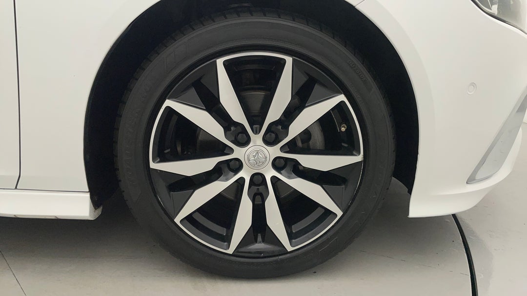 2018 Holden Commodore Rs, Automatic, 107002 km, Right Front Wheel