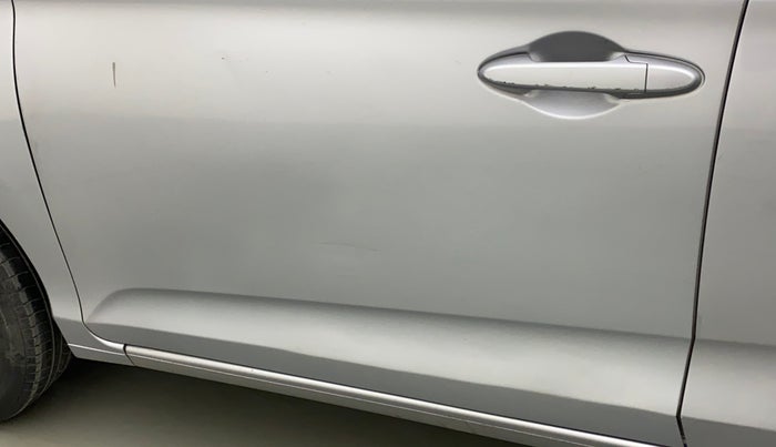 2019 Honda Amaze 1.2L I-VTEC S, CNG, Manual, 87,939 km, Front passenger door - Slightly dented