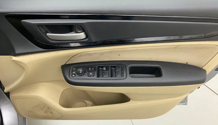 2019 Honda Amaze 1.2L I-VTEC S, CNG, Manual, 88,084 km, Driver Side Door Panels Control