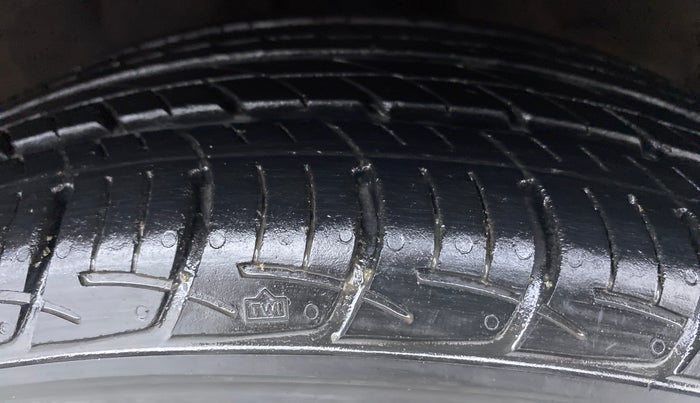 2016 Hyundai Verna FLUIDIC 1.6 VTVT S, Petrol, Manual, 24,309 km, Right Front Tyre Tread