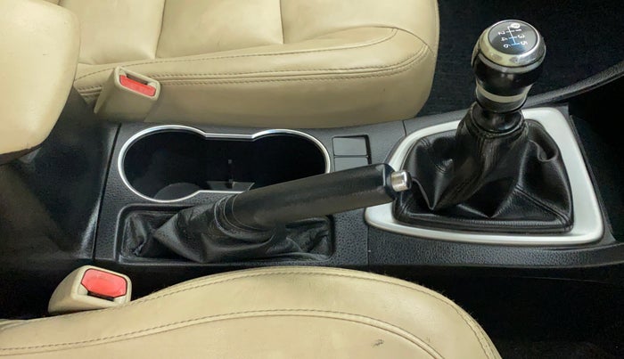 2015 Toyota Corolla Altis G PETROL, Petrol, Manual, 99,679 km, Gear Lever