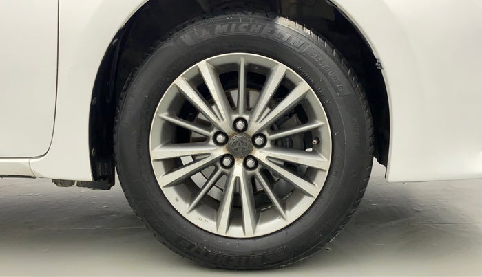 2015 Toyota Corolla Altis G PETROL, Petrol, Manual, 99,679 km, Right Front Wheel