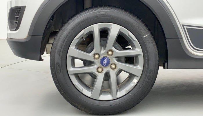 2018 Ford FREESTYLE TITANIUM 1.2 TI-VCT MT, Petrol, Manual, 23,536 km, Right Rear Wheel