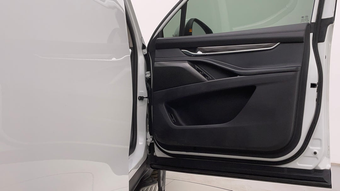 2022 LDV D90 Executive (4wd) D20, Automatic, 58735 km, Speaker View