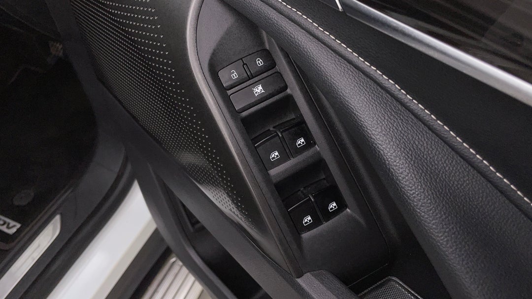 2022 LDV D90 Executive (4wd) D20, Automatic, 58735 km, Drivers Side Door Panel Controls