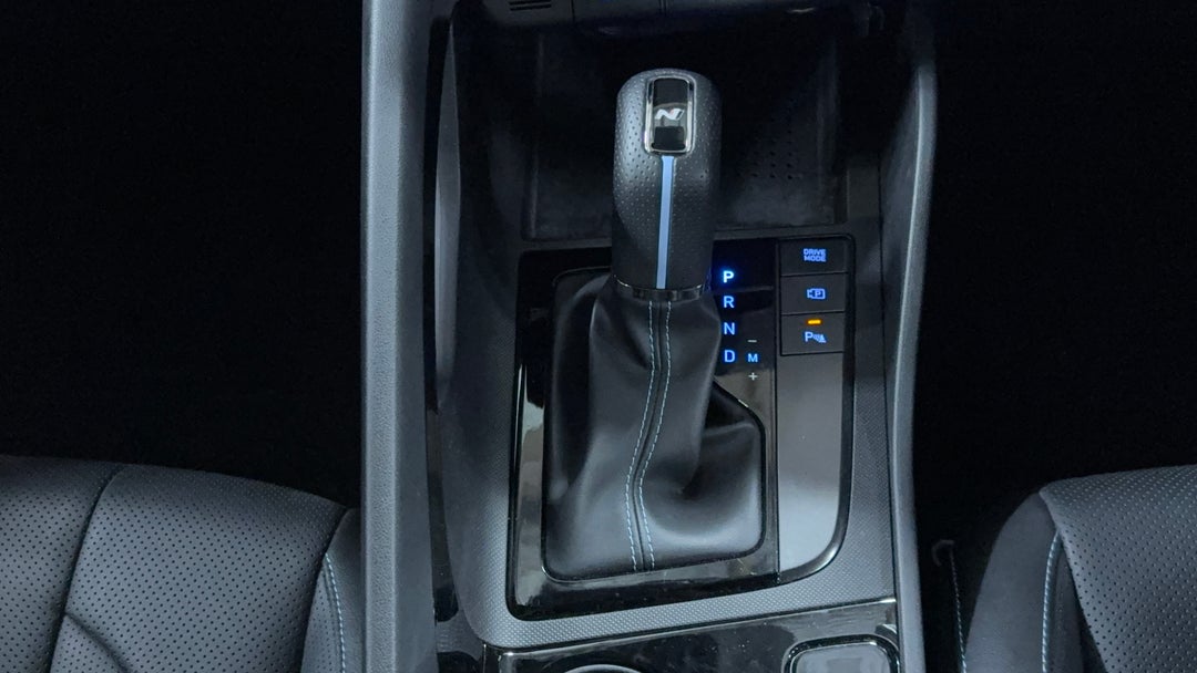 2023 Hyundai i30 N Premium, Automatic, 31132 km, Gear Lever 