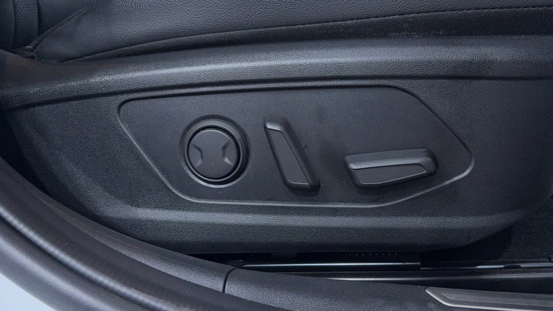 2023 Hyundai i30 N Premium, Automatic, 31132 km, Drivers Side Adjustment Panel