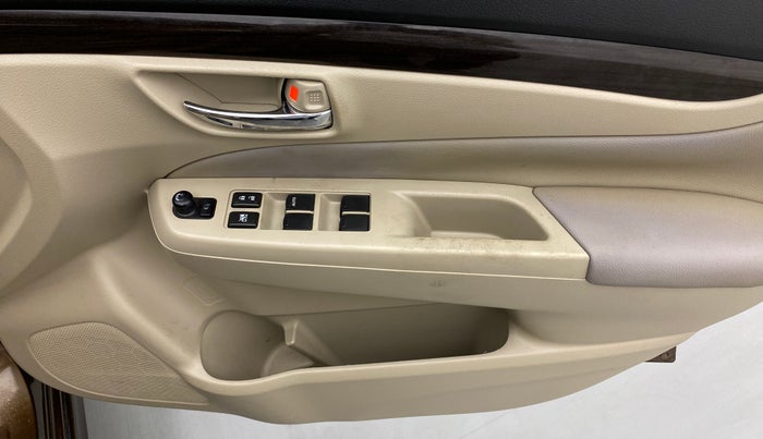 2016 Maruti Ciaz ZXI, Petrol, Manual, 87,555 km, Driver Side Door Panels Control