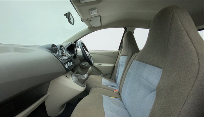 2014 Datsun Go T, Petrol, Manual, 69,870 km, Right Side Front Door Cabin