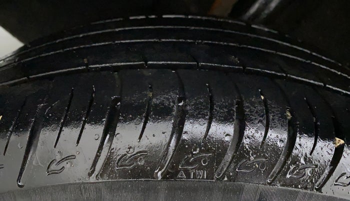 2018 Maruti Vitara Brezza ZDI+ DUAL TONE AMT, Diesel, Automatic, 38,827 km, Right Rear Tyre Tread