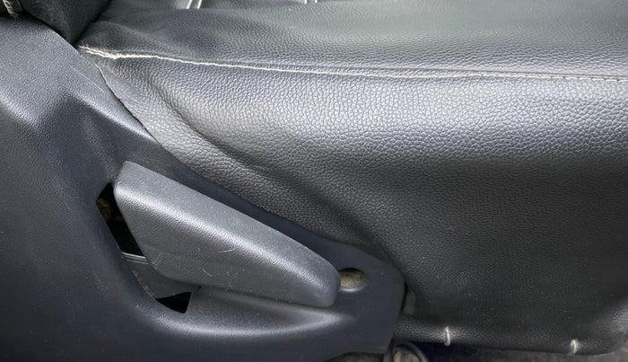 2018 Datsun Go Plus T, Petrol, Manual, 27,977 km, Driver Side Adjustment Panel