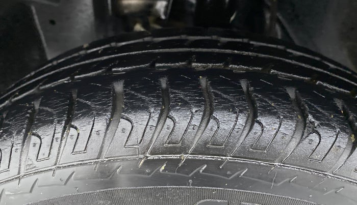 2018 Datsun Go Plus T, Petrol, Manual, 27,977 km, Left Front Tyre Tread