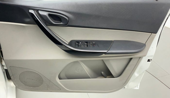 2019 Tata Tiago XZ 1.2 REVOTRON, Petrol, Manual, 31,539 km, Driver Side Door Panels Control