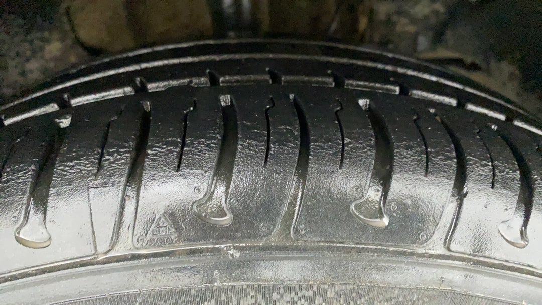 Right Front Tyre Tread
