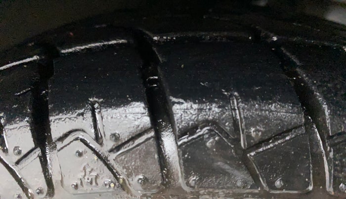 2014 Hyundai Eon MAGNA +, Petrol, Manual, 52,515 km, Right Front Tyre Tread