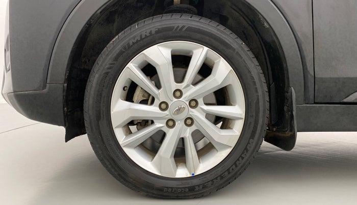 2021 Mahindra XUV300 W8 DIESEL MT, Diesel, Manual, 9,263 km, Left Front Wheel