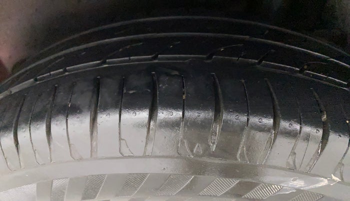 2017 Maruti Dzire ZXI, Petrol, Manual, 68,204 km, Left Rear Tyre Tread