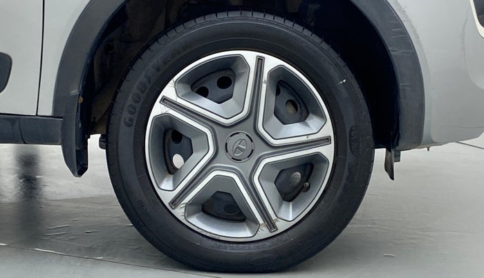 2018 Tata NEXON XM 1.2, Petrol, Manual, 25,291 km, Right Front Wheel