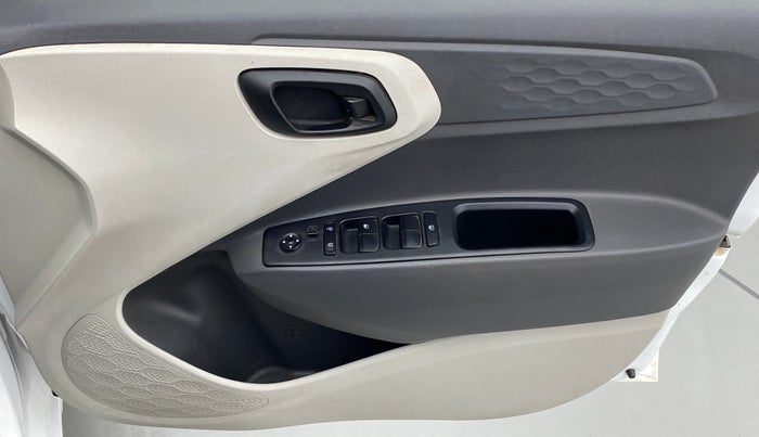 2020 Hyundai AURA S 1.2 CNG, CNG, Manual, 80,065 km, Driver Side Door Panels Control