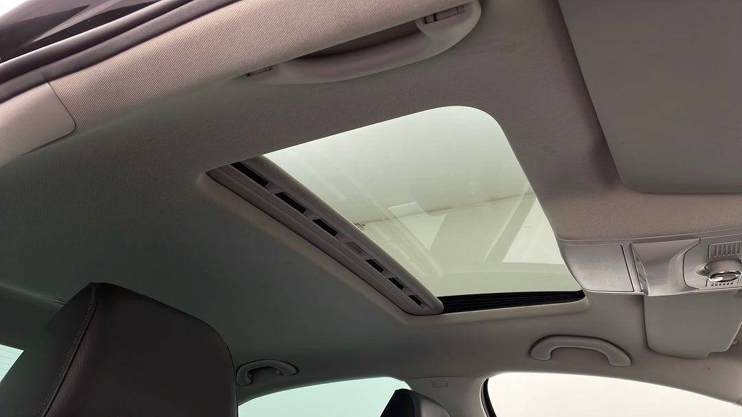 Interior Sunroof/Moonroof