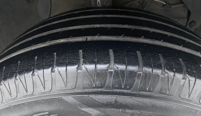 2016 Maruti Vitara Brezza ZDI PLUS DUAL TONE, Diesel, Manual, 41,549 km, Right Front Tyre Tread