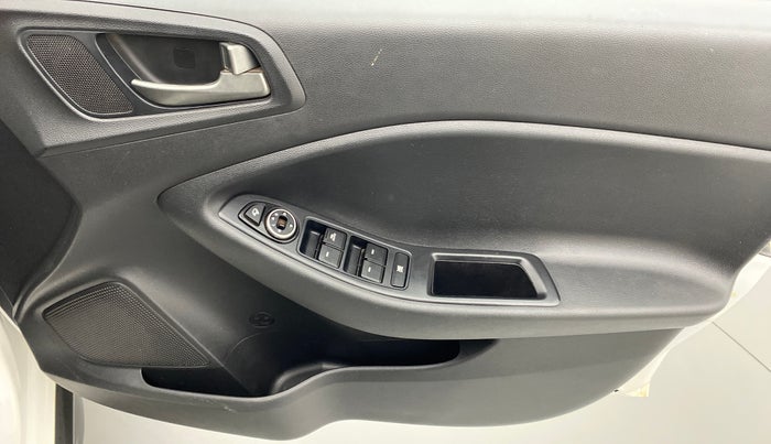 2016 Hyundai i20 Active 1.2 SX, Petrol, Manual, 36,056 km, Driver Side Door Panels Control