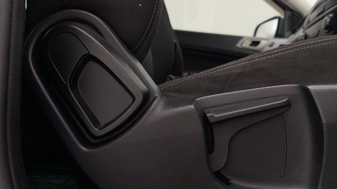 2019 Ford Ranger Xlt 2.0 (4x4), Automatic, 115544 km, Drivers Side Adjustment Panel