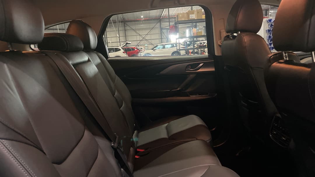 2018 Mazda CX-9 Touring (AWD), Automatic, 103366 km, Right Side Rear Door Cabin View