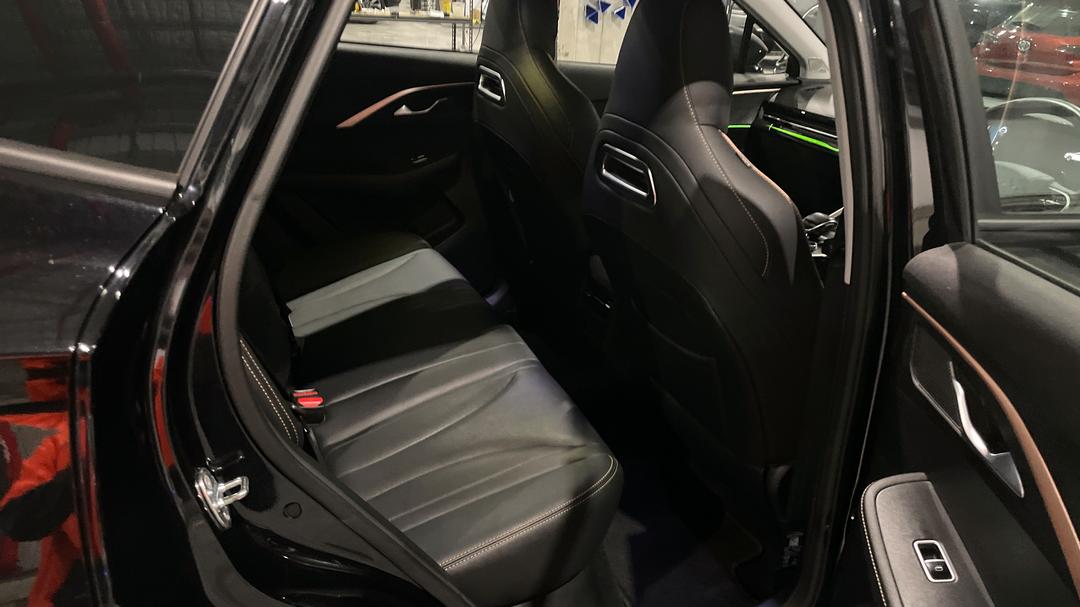 2023 Chery Omoda 5 Ex (high Version), Automatic, 36887 km, Right Side Rear Door Cabin View