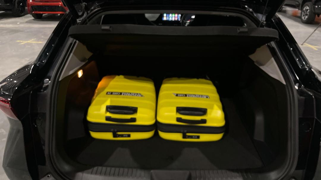2023 Chery Omoda 5 Ex (high Version), Automatic, 36887 km, Boot Inside View with Luggage