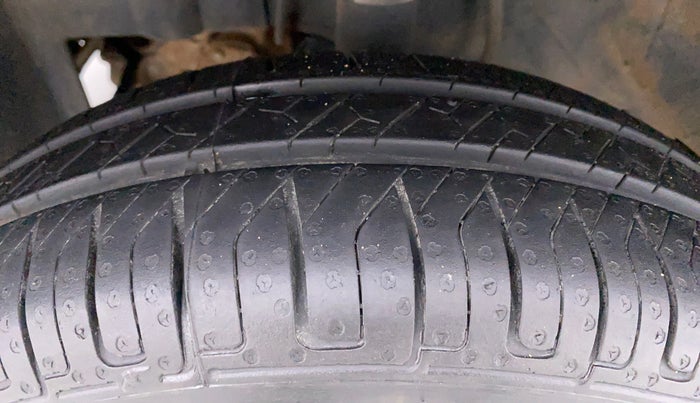 2017 Datsun Go Plus T, Petrol, Manual, 22,706 km, Left Front Tyre Tread
