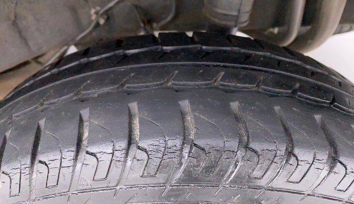 2017 Datsun Go Plus T, Petrol, Manual, 22,706 km, Left Rear Tyre Tread