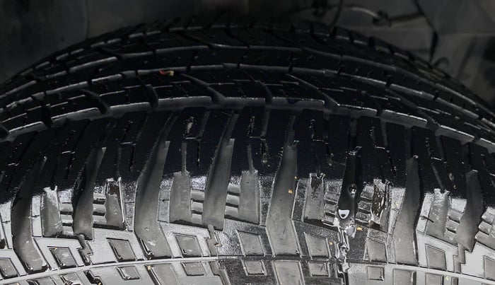 2016 Maruti Vitara Brezza ZDI PLUS DUAL TONE, Diesel, Manual, 74,563 km, Right Front Tyre Tread