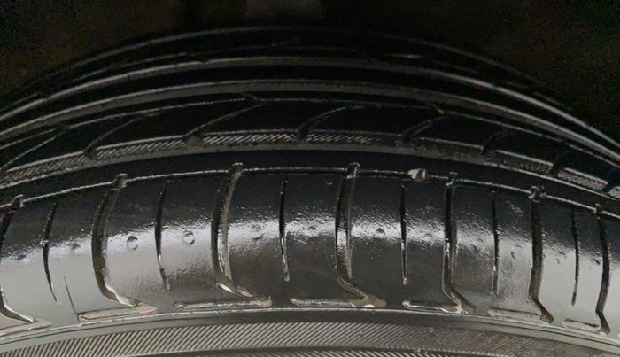 2010 Maruti Zen Estilo VXI, Petrol, Manual, 31,923 km, Right Front Tyre Tread