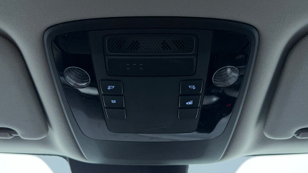 On-Roof Controls/Sunglass holder